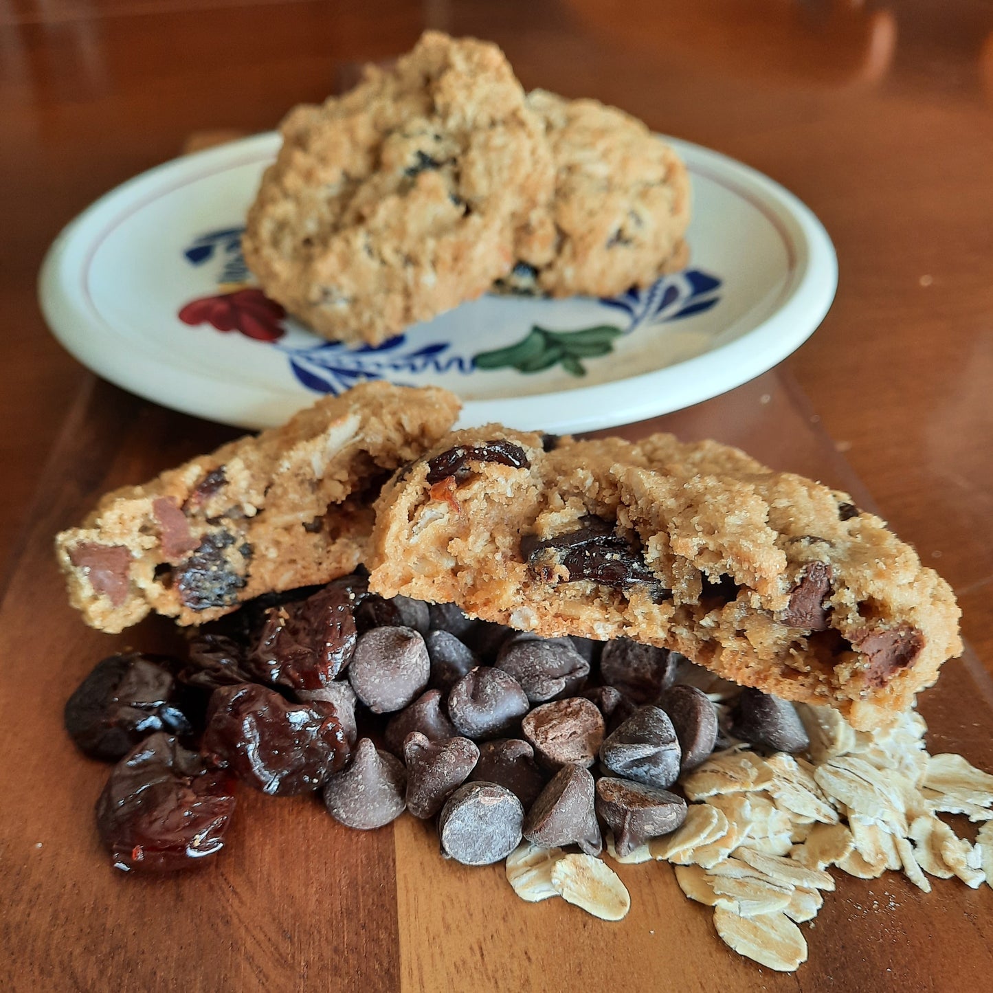 Oatmeal Cookies with Bittersweet Chocolate Chips & Dried Cherries - Take & Bake (6 portions)